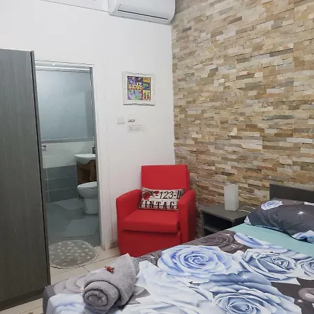 Hostel Kyma