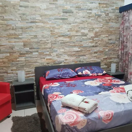 Kyma Hostel *